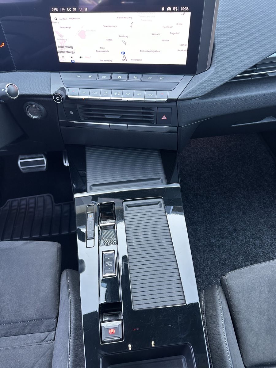 Fahrzeugabbildung Opel Astra SpT 1.5 D Aut. GS NAV+LED+PANO+18ZOLL+1HD