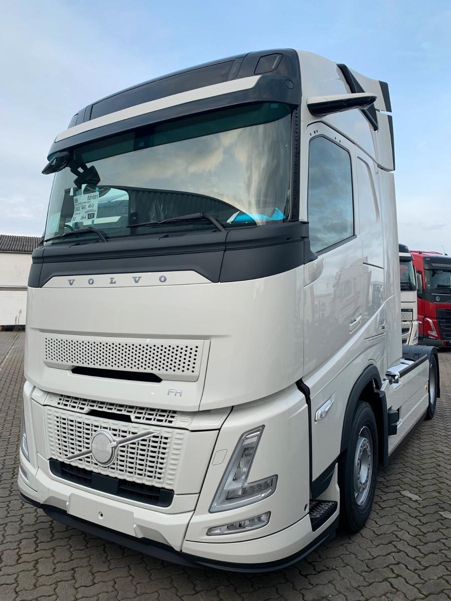 Volvo FH AERO 4x2 Sattelzugmaschine / Miete möglich !
