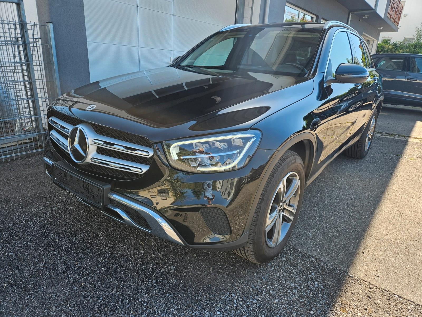 Mercedes-Benz GLC 300 de 4Matic AHK. LED.