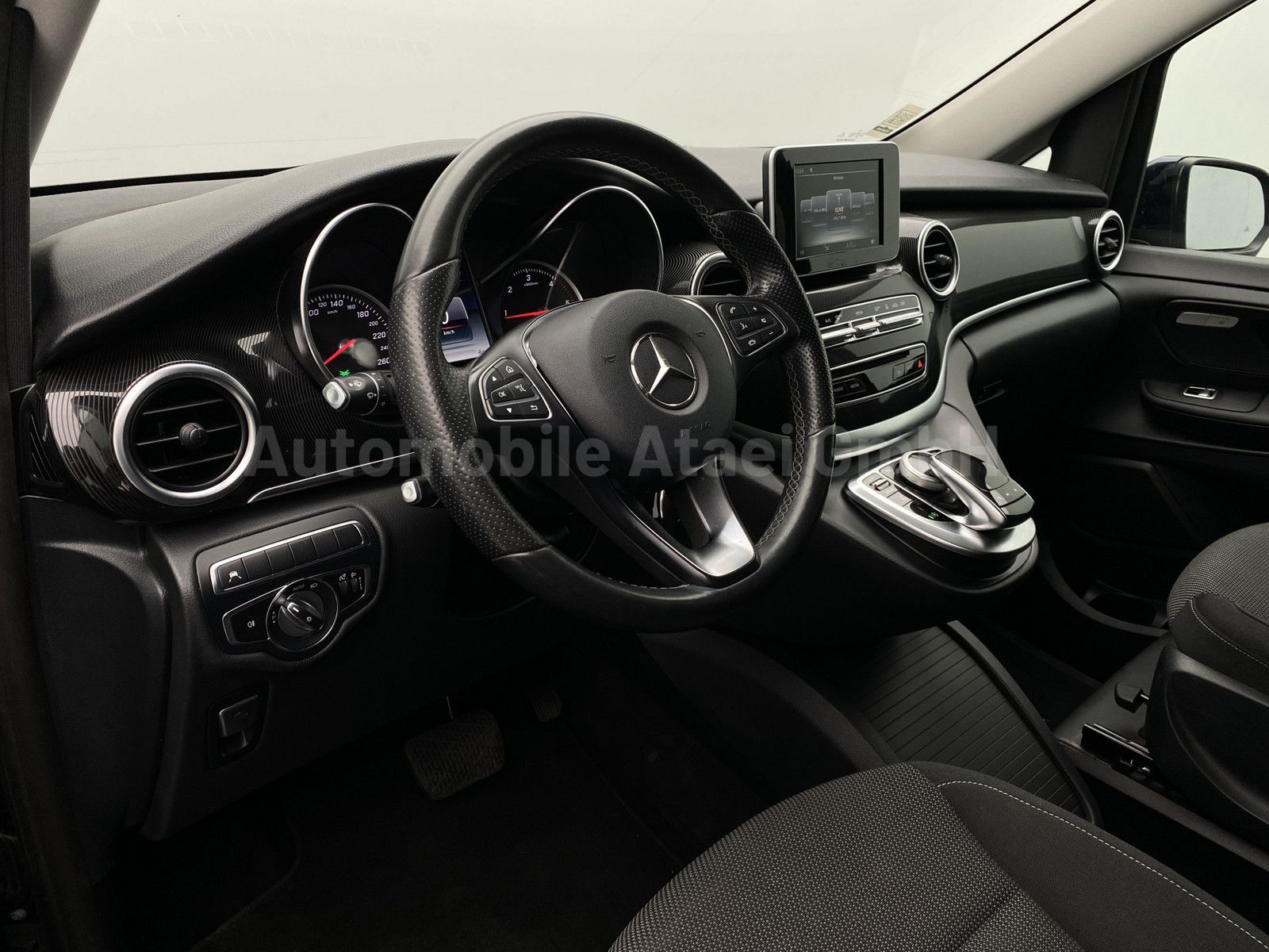 Fahrzeugabbildung Mercedes-Benz V 220 d lang Edition Sport-Paket KAMERA 4459