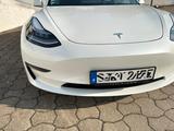 Tesla Model 3 Langstreckenbatterie - Allradantrieb... - Tesla Gebrauchtwagen in Stuttgart