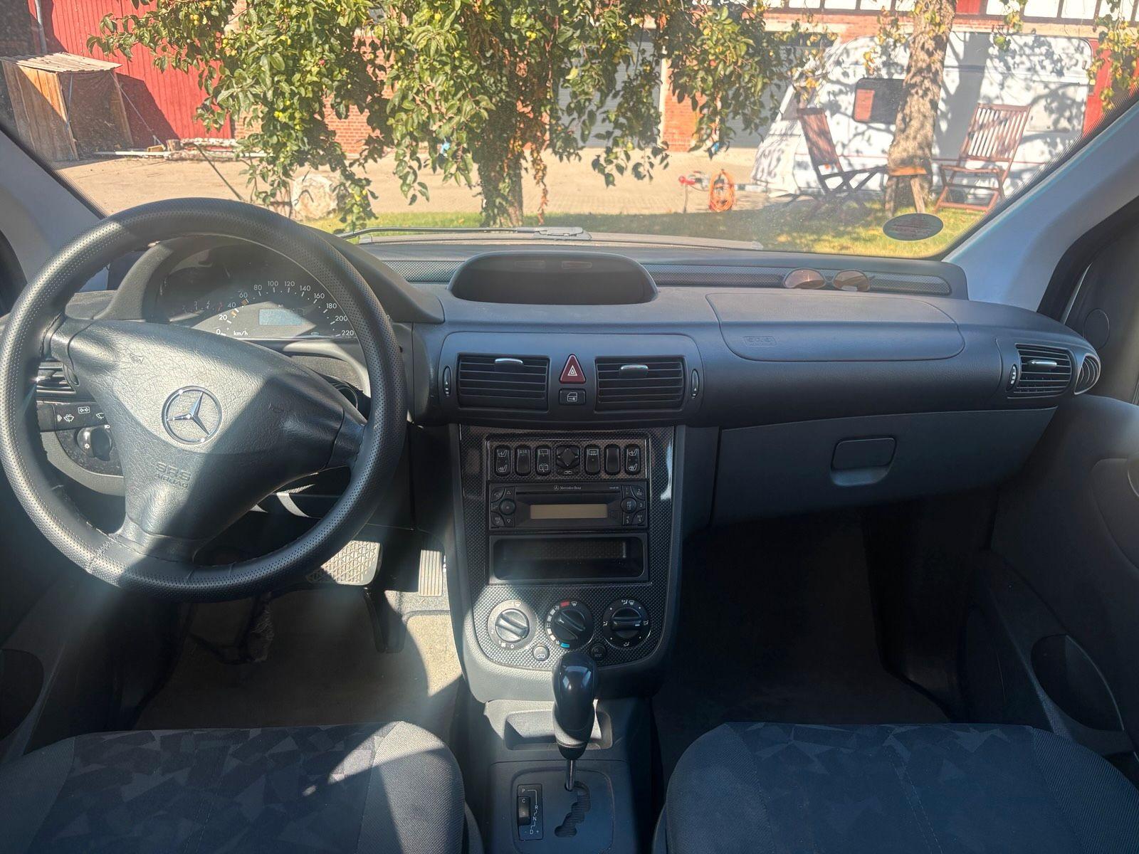 Mercedes-Benz Vaneo 2005 — photo 11