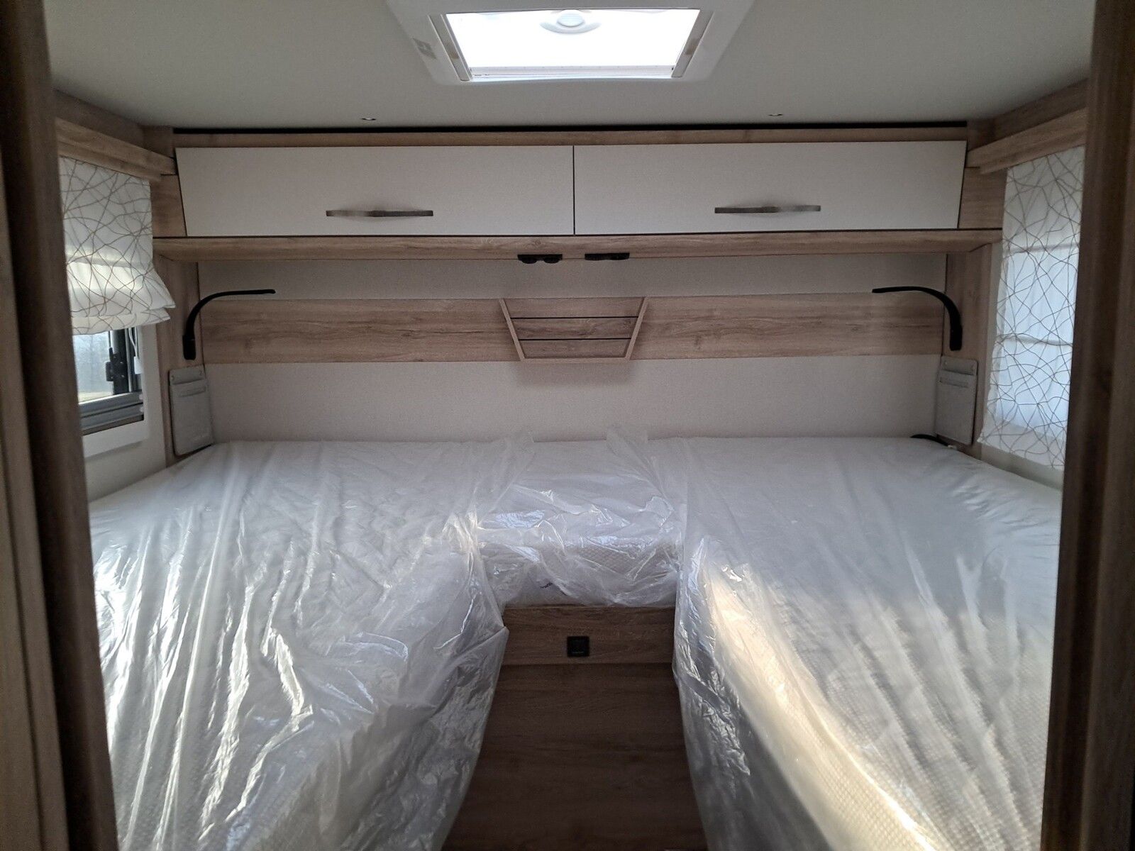 Fahrzeugabbildung Eura Mobil Integra Line IL 720 EB SAT, SOLAR, LUFTFEDERUNG