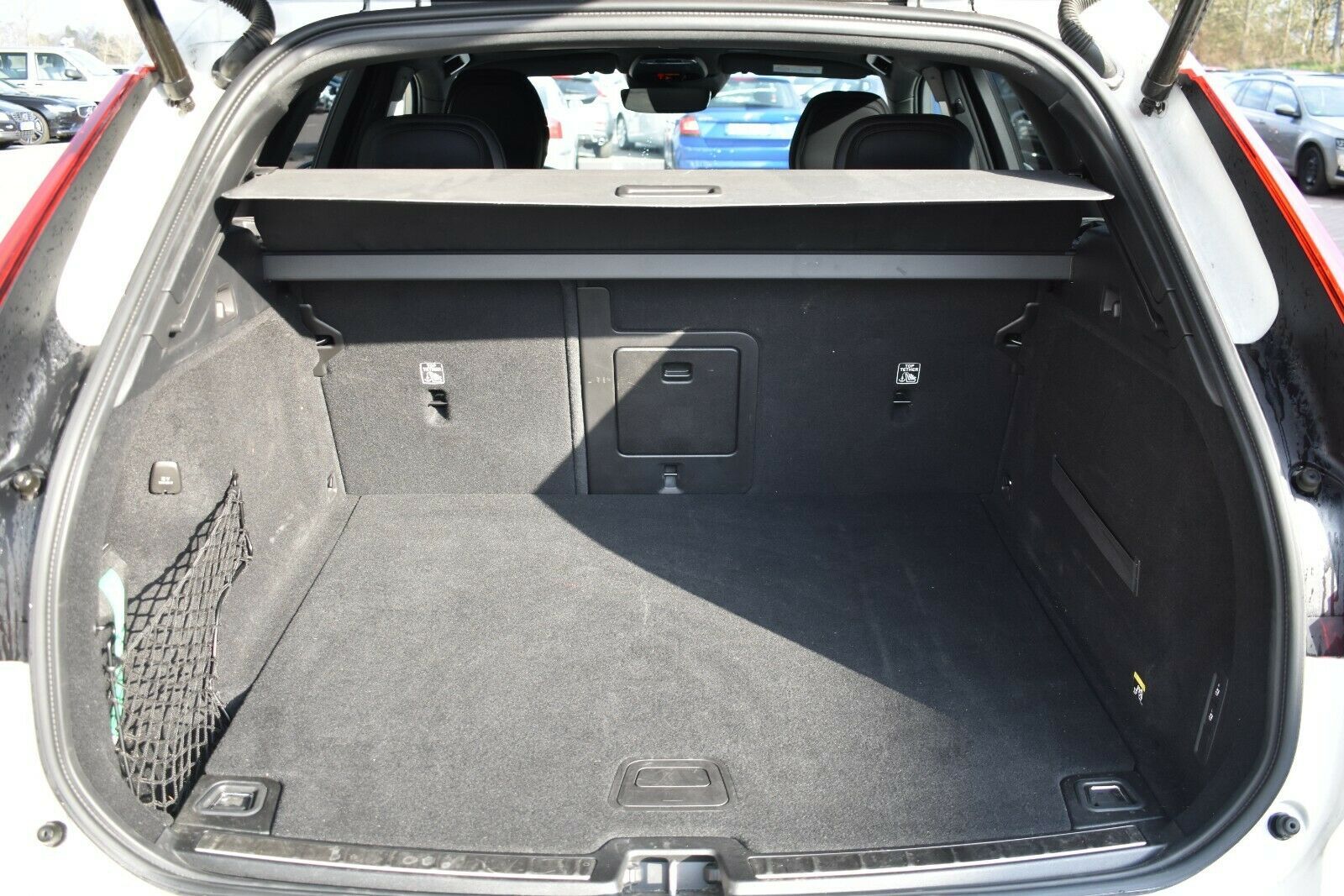 Fahrzeugabbildung Volvo XC60 T8 Twin Engine R-Design*360°*LUFT*AHK