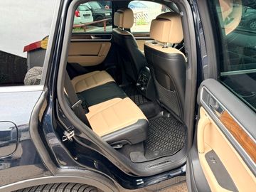 Volkswagen Touareg - 7