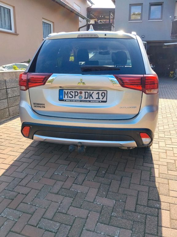 Image of Mitsubishi Outlander