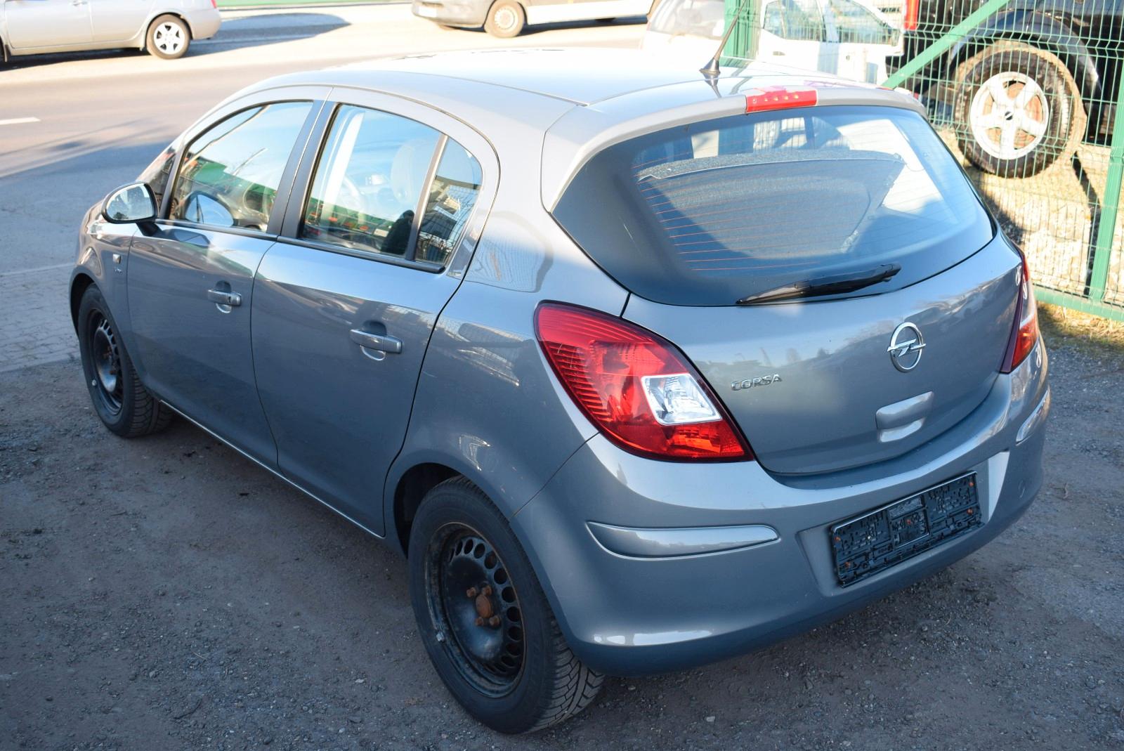 Opel Corsa 2013 — photo 6