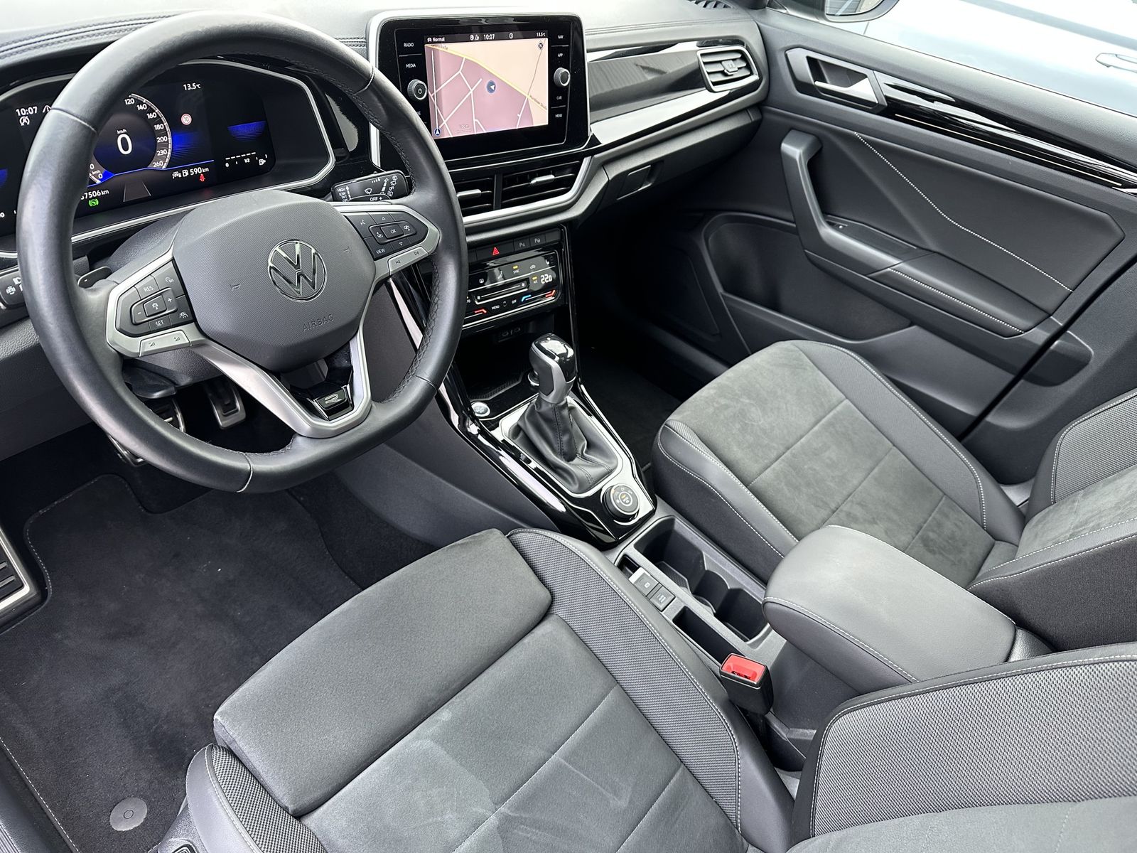 Fahrzeugabbildung Volkswagen T-Roc R-Line 4Motion NAV+IQ-LIGHT+AHK+PANO+KAM