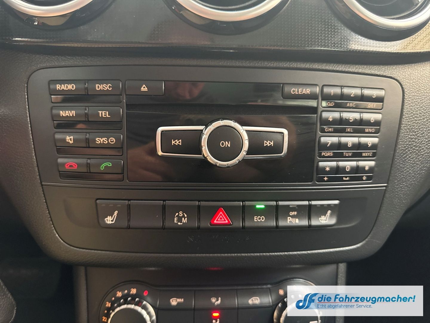 Fahrzeugabbildung Mercedes-Benz B 180 Bi-Xenon SHZ Parklenkass. Rückfahrkam. Not