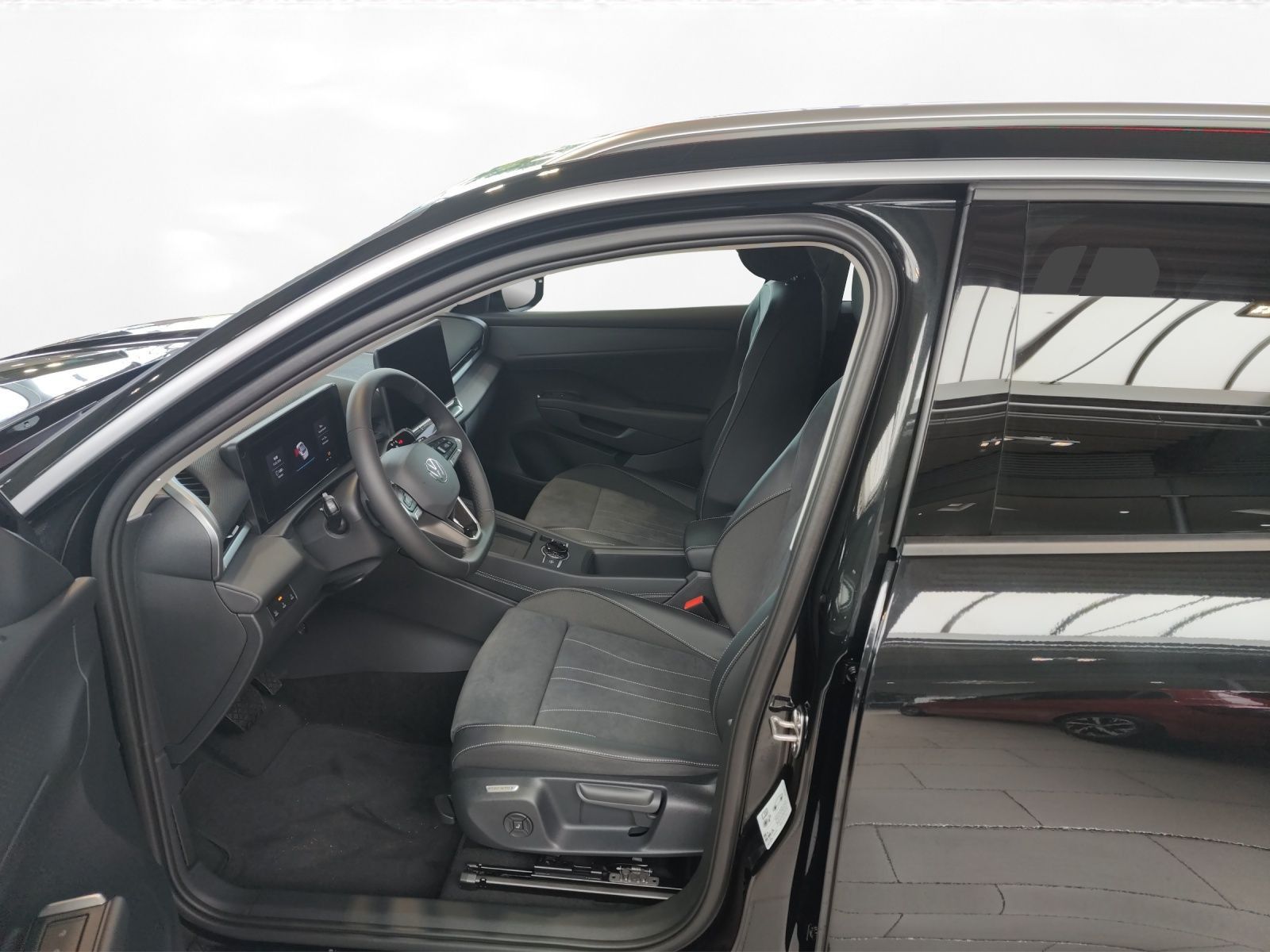 Volkswagen T-Roc - Bild 2