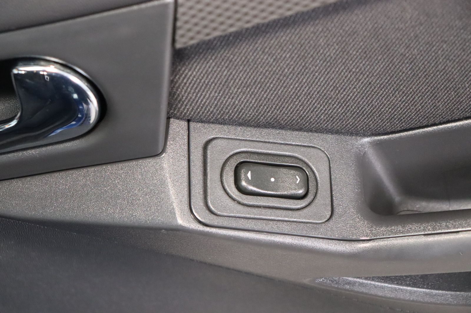 Fahrzeugabbildung Opel Meriva 1.4 HU/AU 11.26 Edition