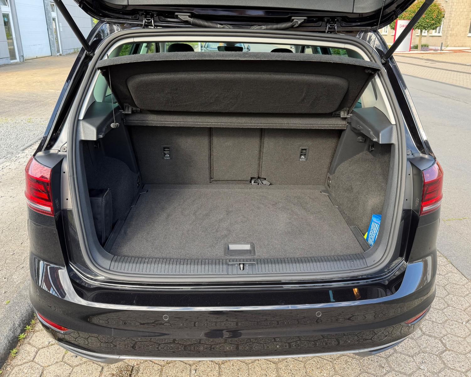 Volkswagen Golf Sportsvan VII IQ.DRIVE/NAVI/TÜV Neu/PDC, миниатюра 23