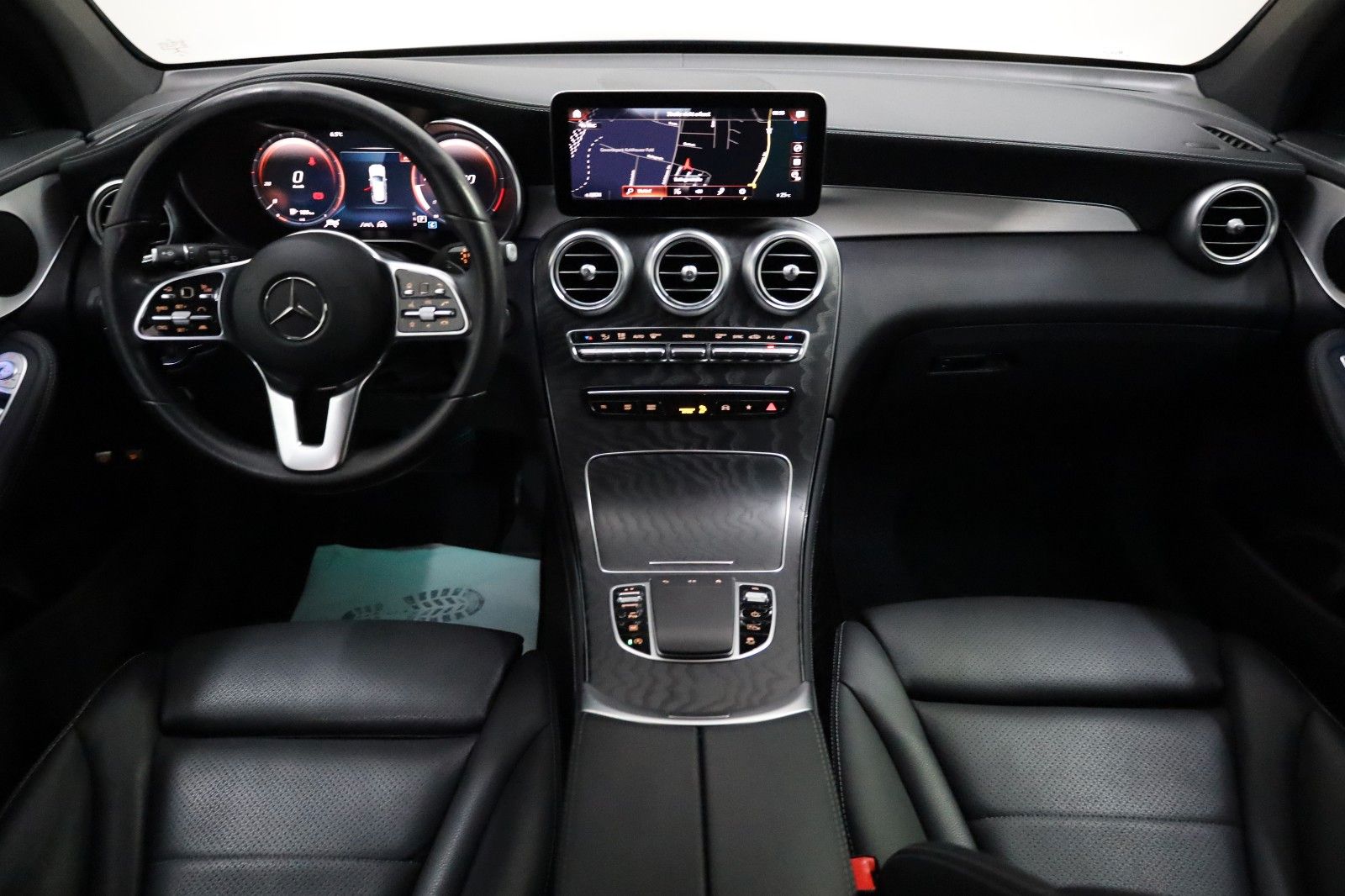 Fahrzeugabbildung Mercedes-Benz GLC 200d Leder,Navi,LED,SH,Kamera,ACC,AHK