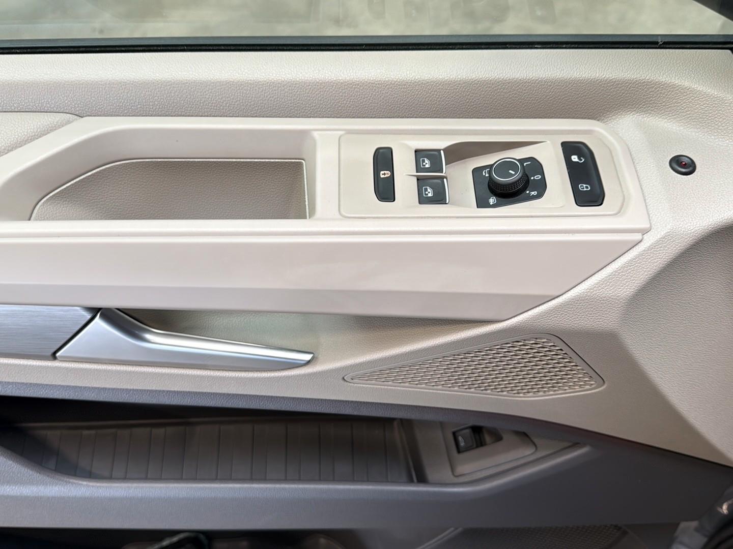 Volkswagen T7 Multivan Edition ACC Navi RFK IQ-LED 3-ZK, миниатюра 21