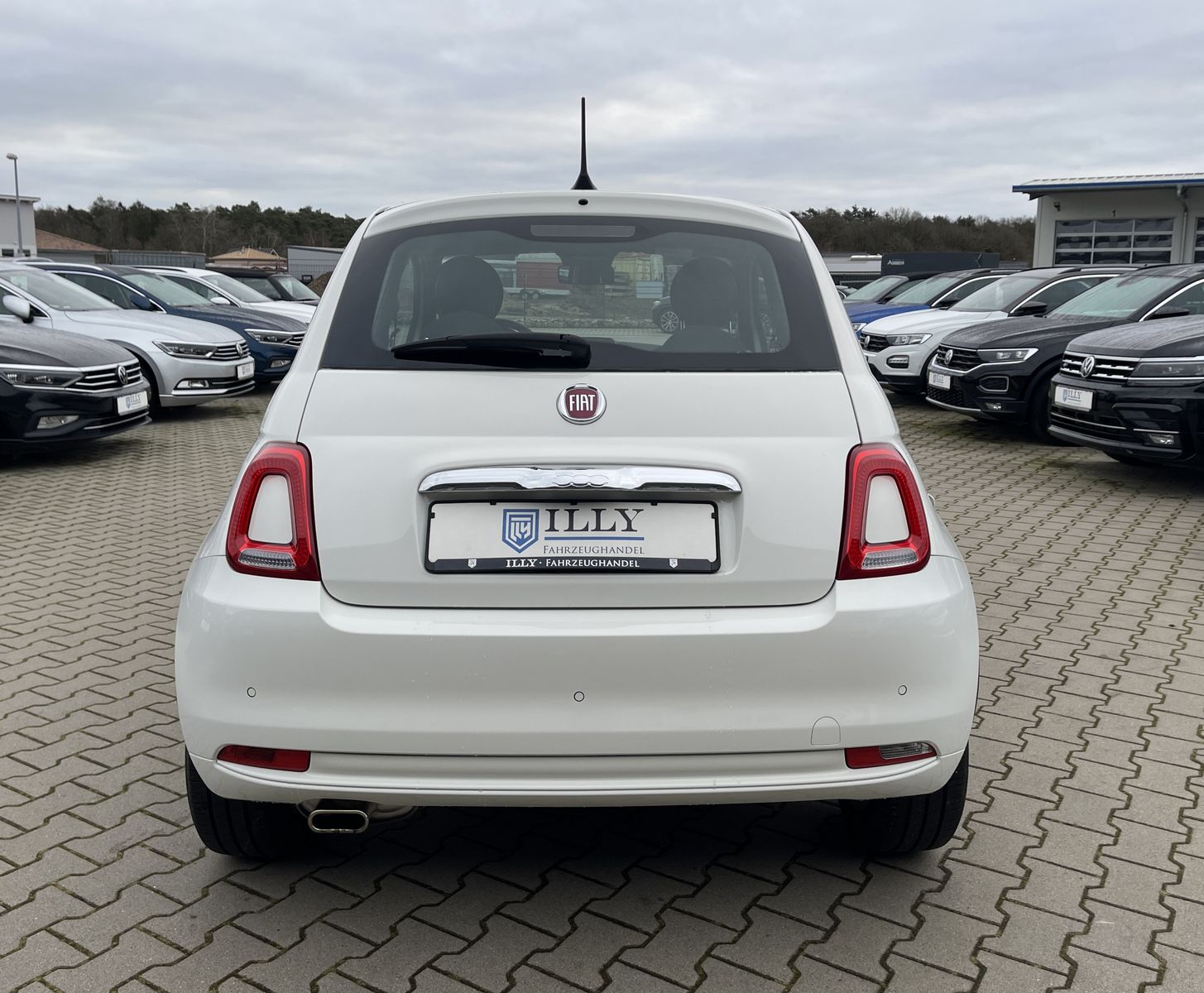 Fahrzeugabbildung Fiat 500 1.2*Lounge*Temp*PDC*AppleCarPlay*Klima*