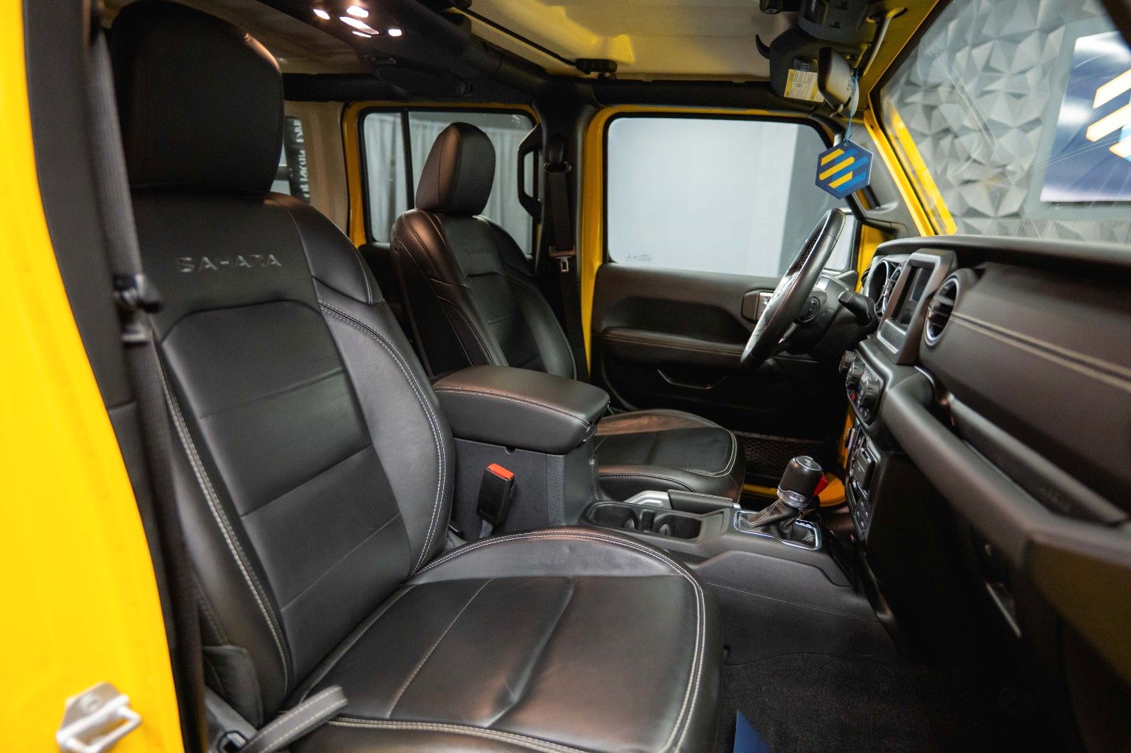 Fahrzeugabbildung Jeep Wrangler 3.6 V6 UNLIMITED SAHARA OFFROAD 4x4 LED