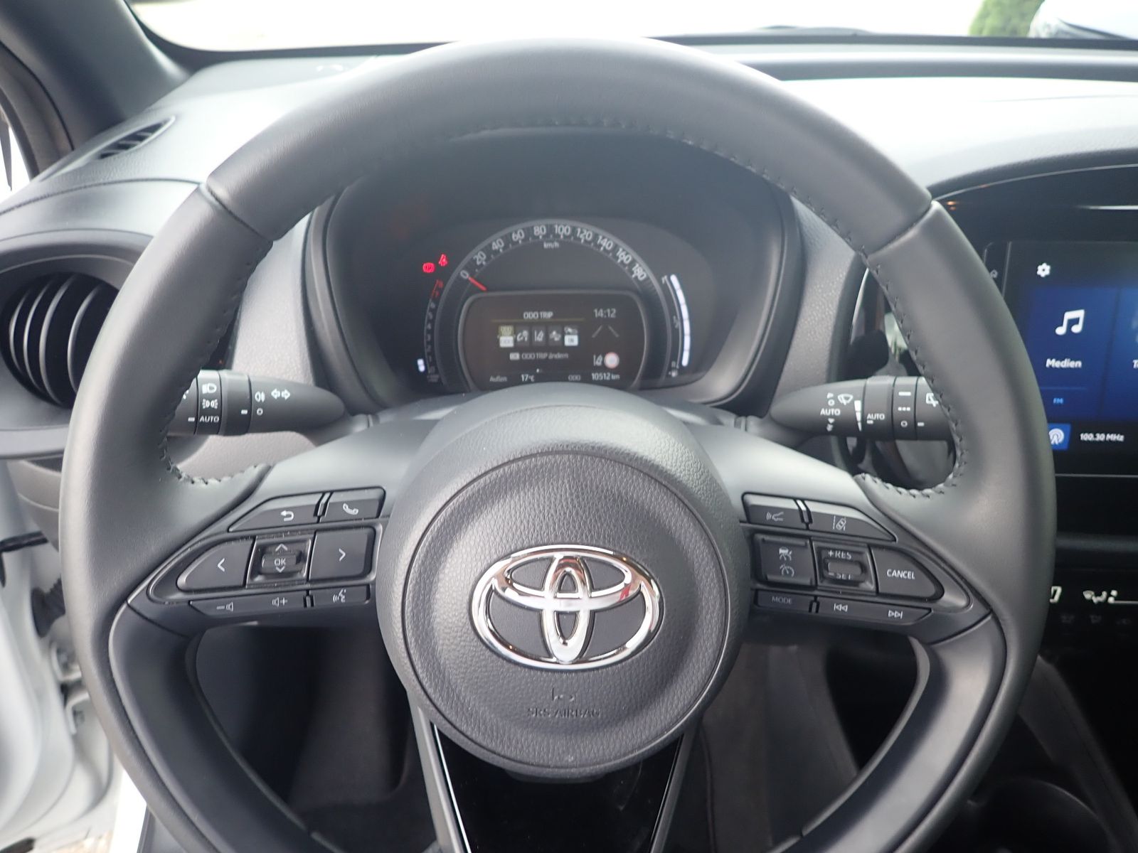 Fahrzeugabbildung Toyota Aygo X Play 1.0 5tg.