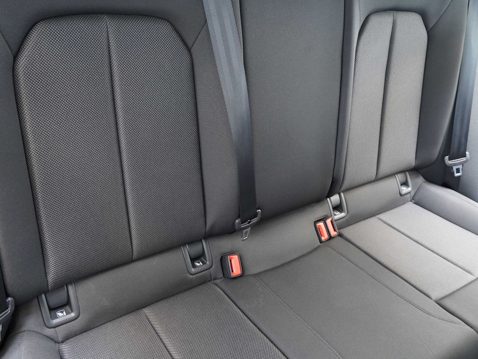 Fahrzeugabbildung Audi A3 Sportback 30 TDI S line LED/MMI/VIRTUAL/CAM