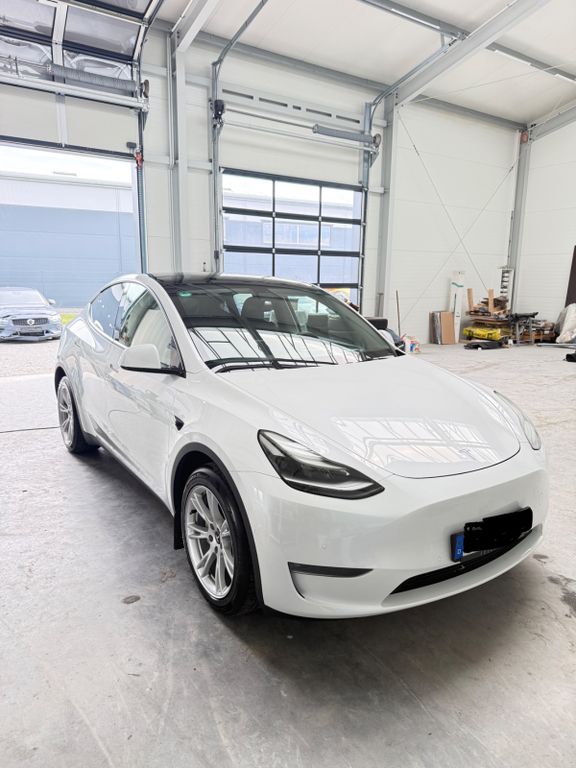 Image of Tesla Model Y