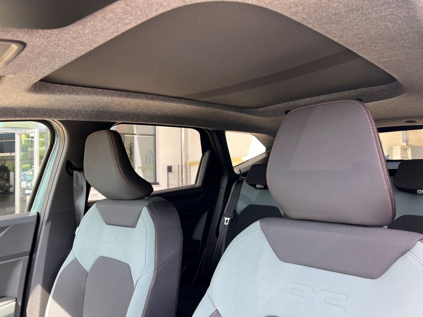 Fahrzeugabbildung Dacia Bigster Extreme HYBRID 155 El. Panodach Navi Dig