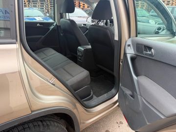 Volkswagen Tiguan - 9