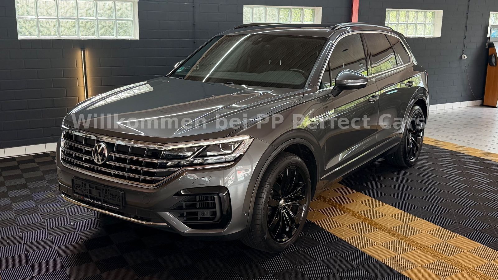 Volkswagen Touareg V8 R-Line 4Motion StHz AHK LUFT PANO