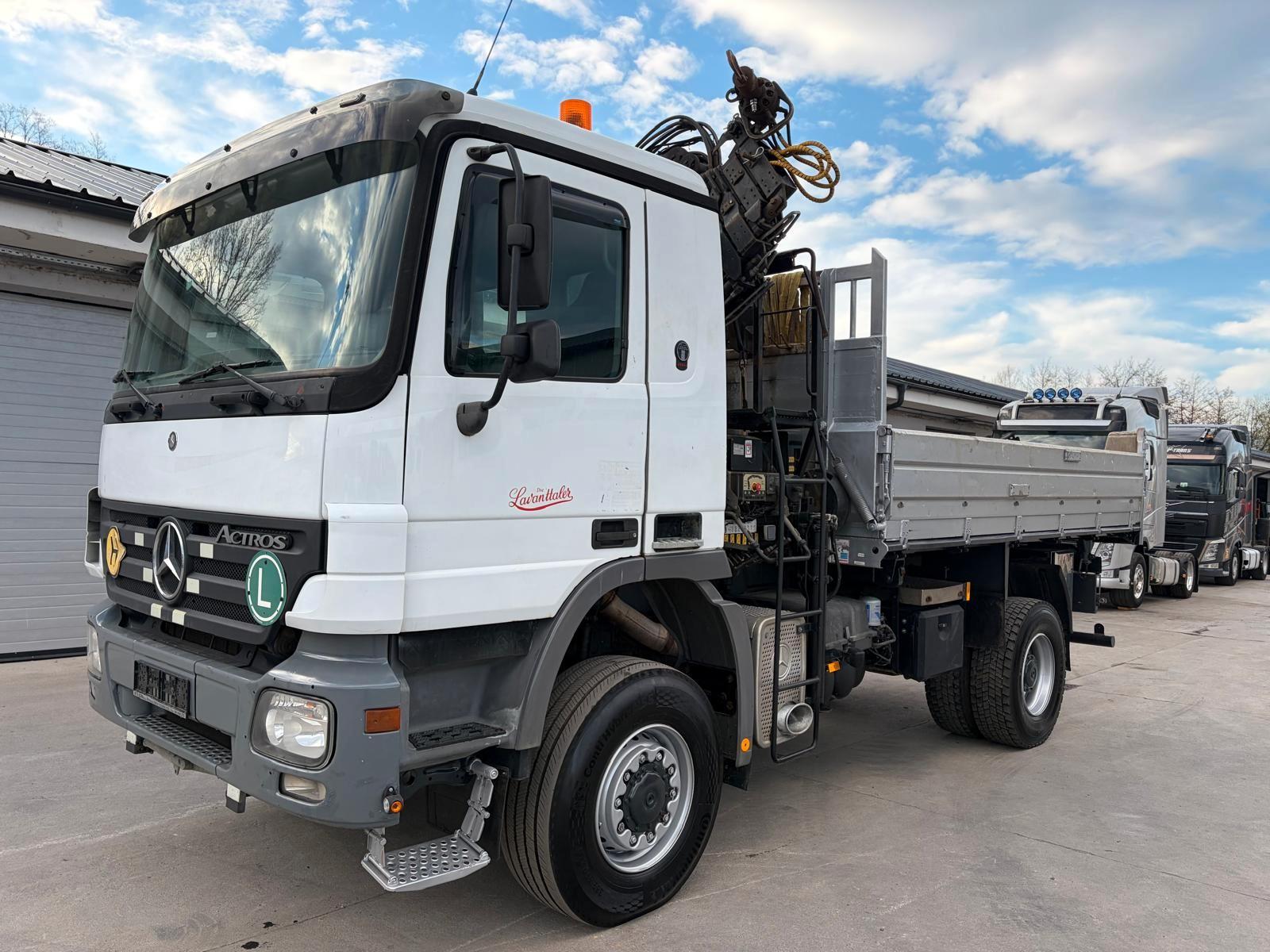 Mercedes-Benz ACTROS 1844 4X4 HIAB 166 MIT FUNK KIPER