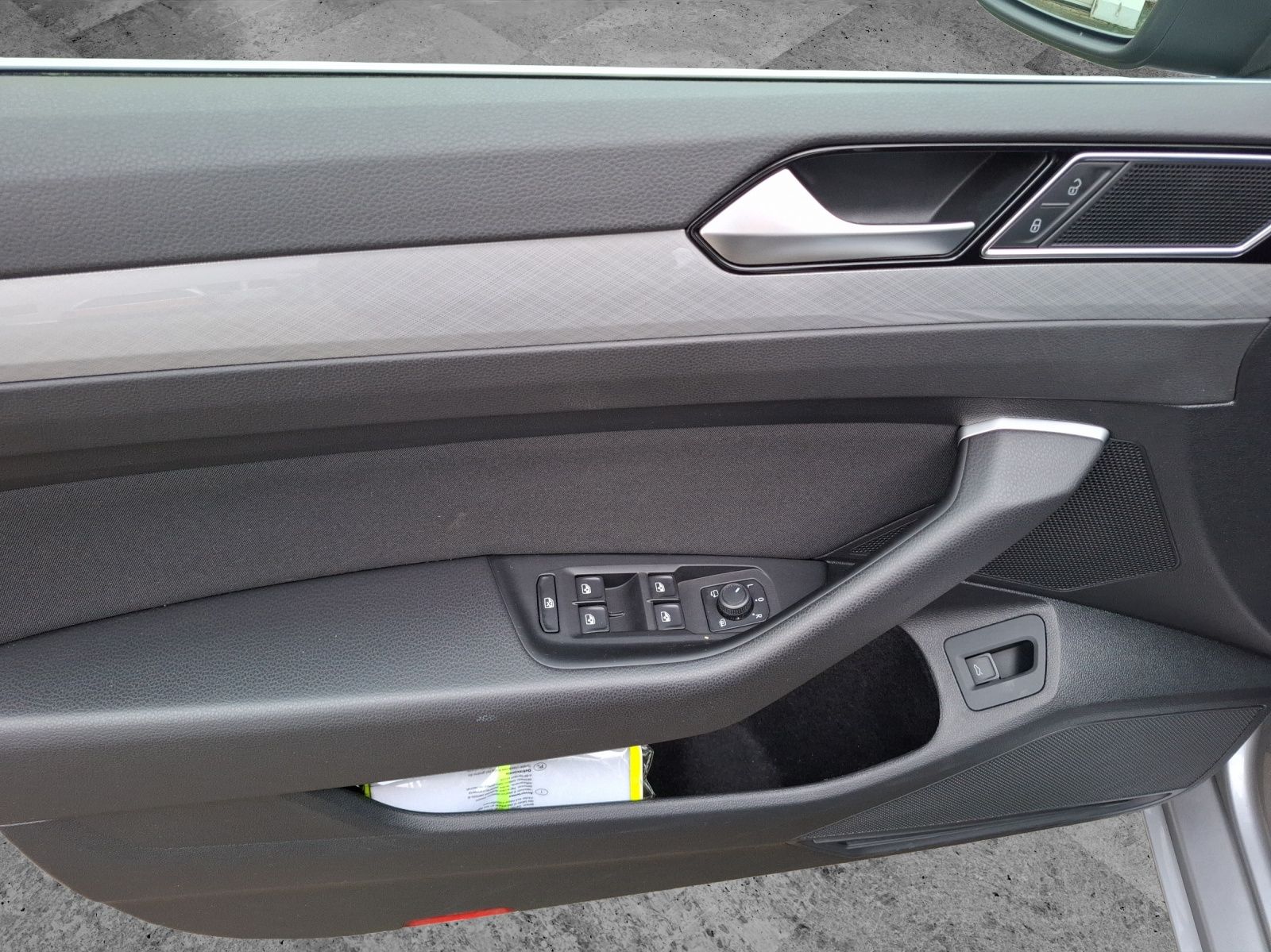 Fahrzeugabbildung Volkswagen Passat Variant TDI Business Matrix Navi ACC RFK