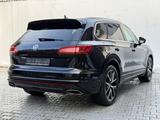 Volkswagen Touareg 3.0TDI DSG R-Line 4Motion Matrix/ACC/AHK - gebrauchte VW Touareg aus dem Jahr 2019