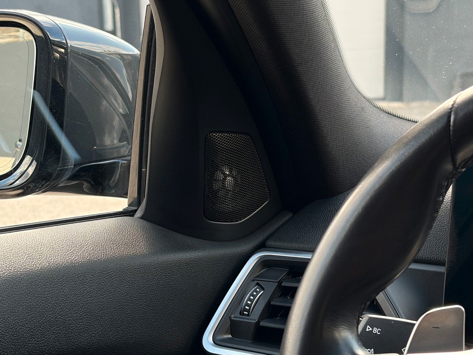 Fahrzeugabbildung BMW 330e Touring M Sport Alcan. Anthra. LC+ AHK H&K