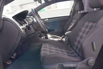 Volkswagen Golf - 11