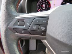 SEAT Leon 1.5 eTSI FR DSG Infotain Fahrass Rfk Pano SEAT Leon 1.5 eTSI FR DSG Infotain Fahrass Rfk Pano