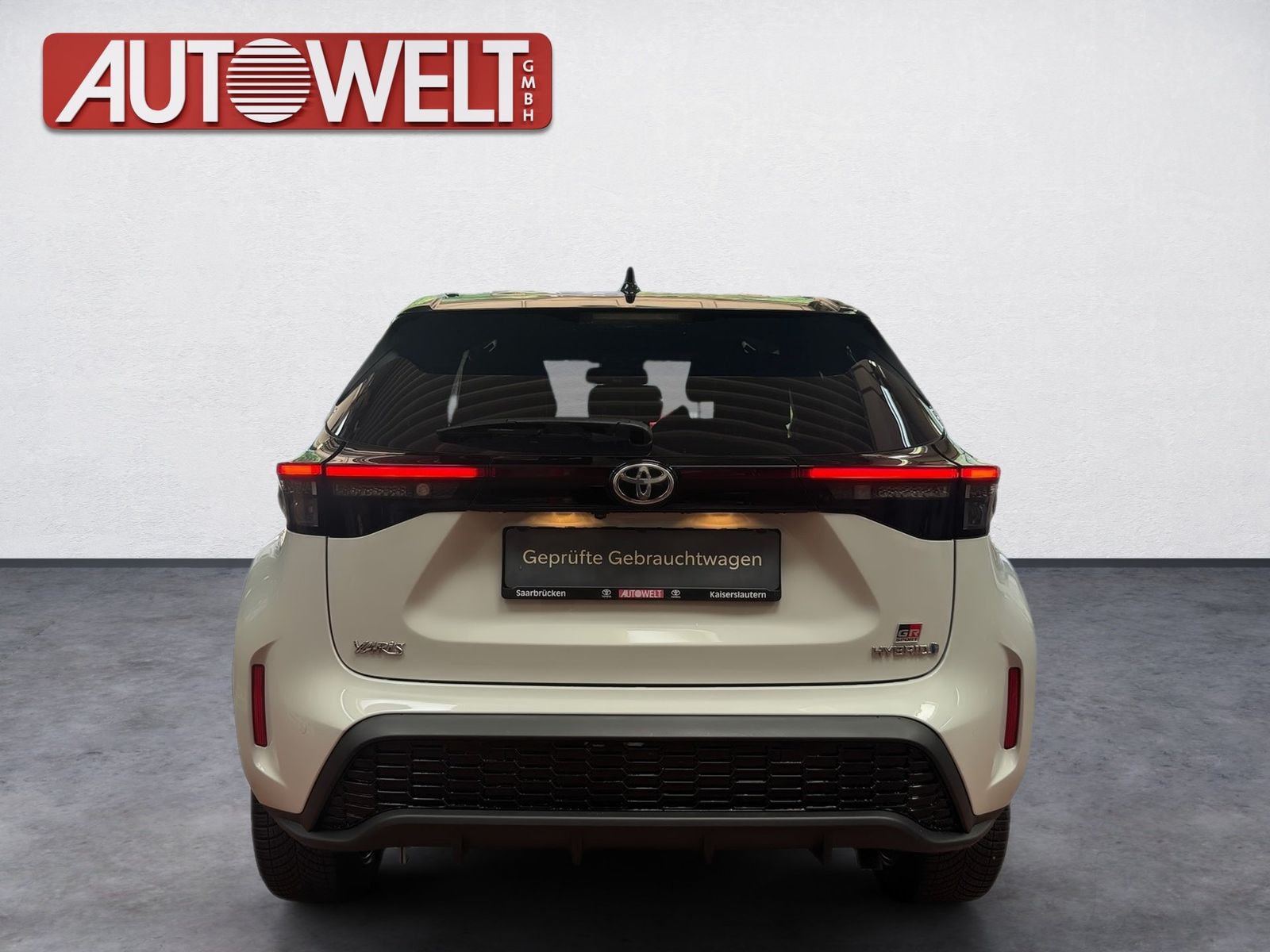 Fahrzeugabbildung Toyota Yaris Cross 1.5 GR Sport HUD,KlimaA,LED,LM 18
