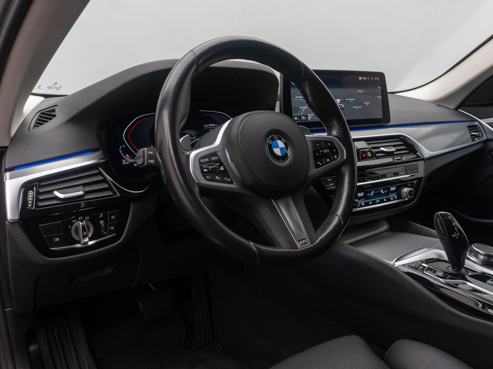Fahrzeugabbildung BMW 520d xD HUD DAB Kamera HiFi Laser Sport AHK Komf