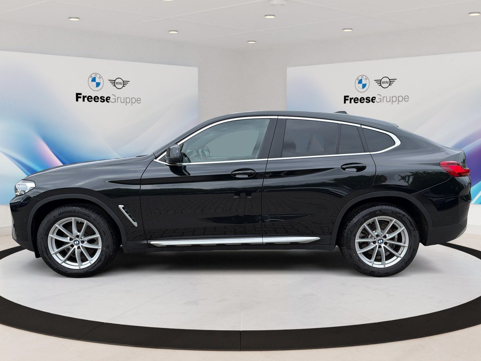 BMW X4 xDrive20d AHK Laser STANDHZ HEAD-UP PANO RFK imagem 3
