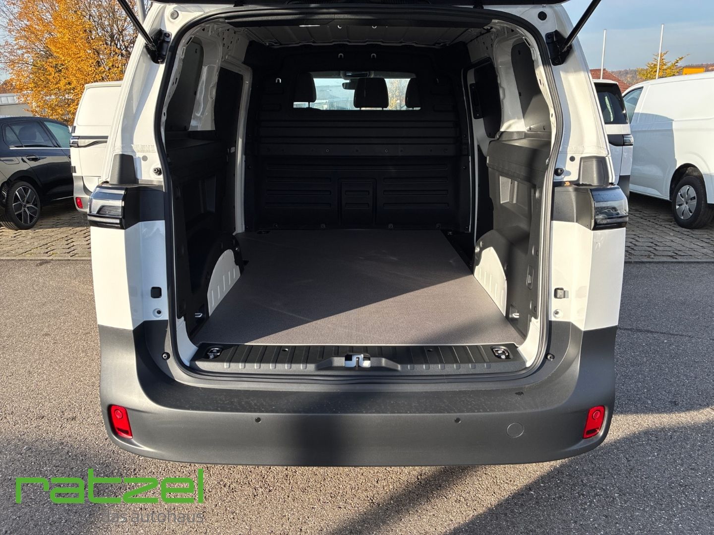Fahrzeugabbildung Volkswagen ID. Buzz Cargo 125 kW Pure AHK+Navi+LED