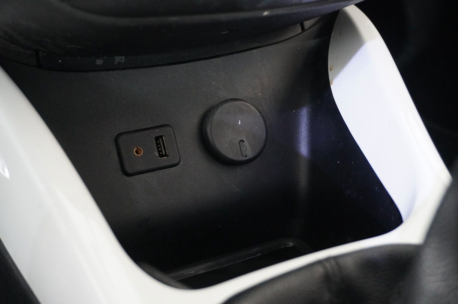 Fahrzeugabbildung Opel Adam 1.4 WHITE LINK LED/TEMP./SPORT/SH/KLIMA/USB