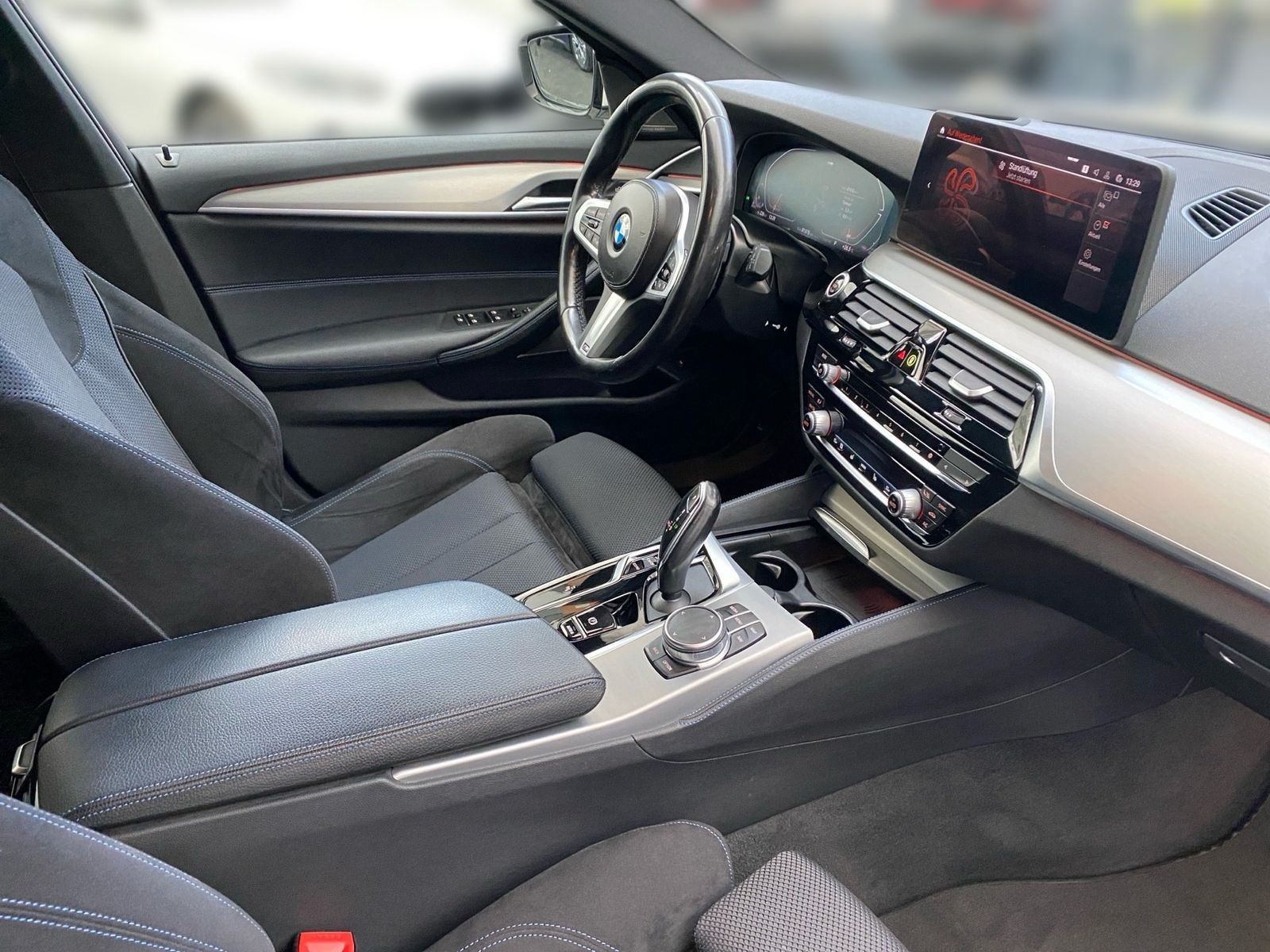 BMW 530d Touring M Sport HUD Pano Laser H K AHK foto 4