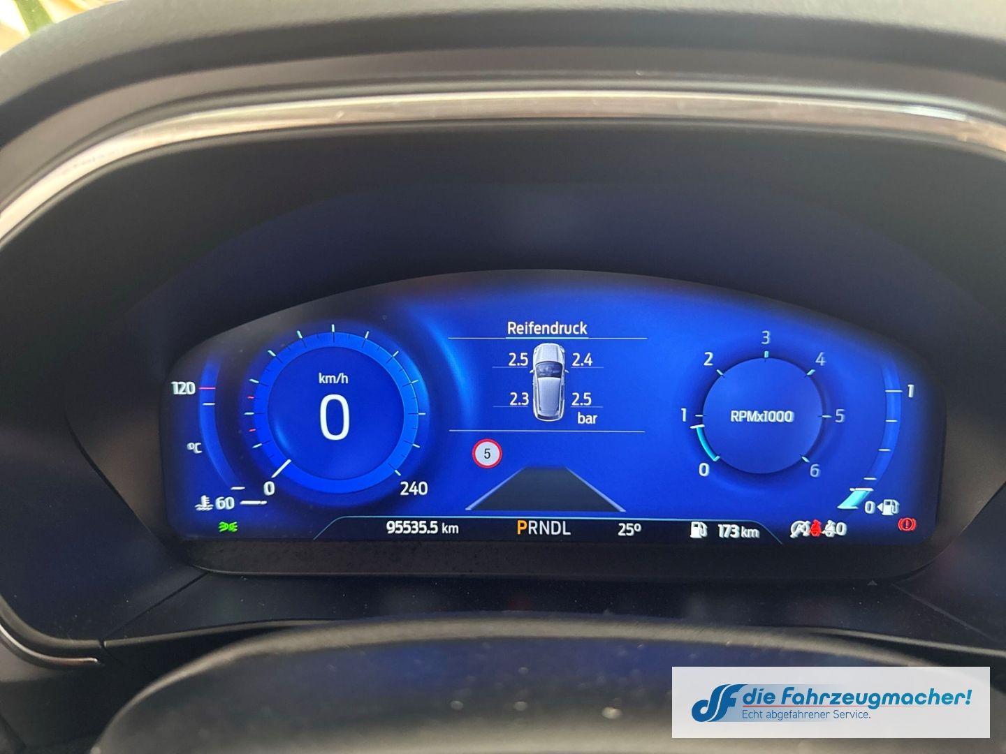 Fahrzeugabbildung Ford Focus Turnier Titanium X Sportpaket AHK-abnehmba