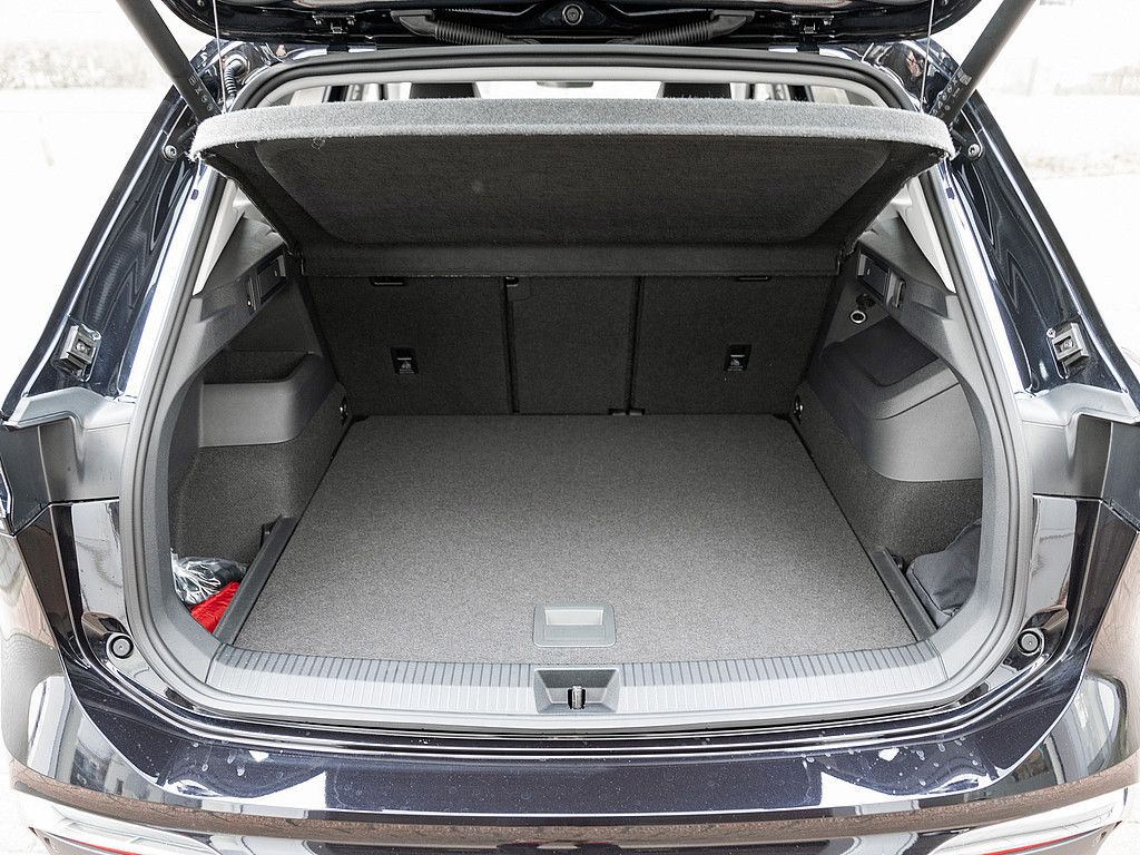 Fahrzeugabbildung Volkswagen Tiguan 1.5 eTSI Elegance NAVI AHK ACC AKTIVSITZE