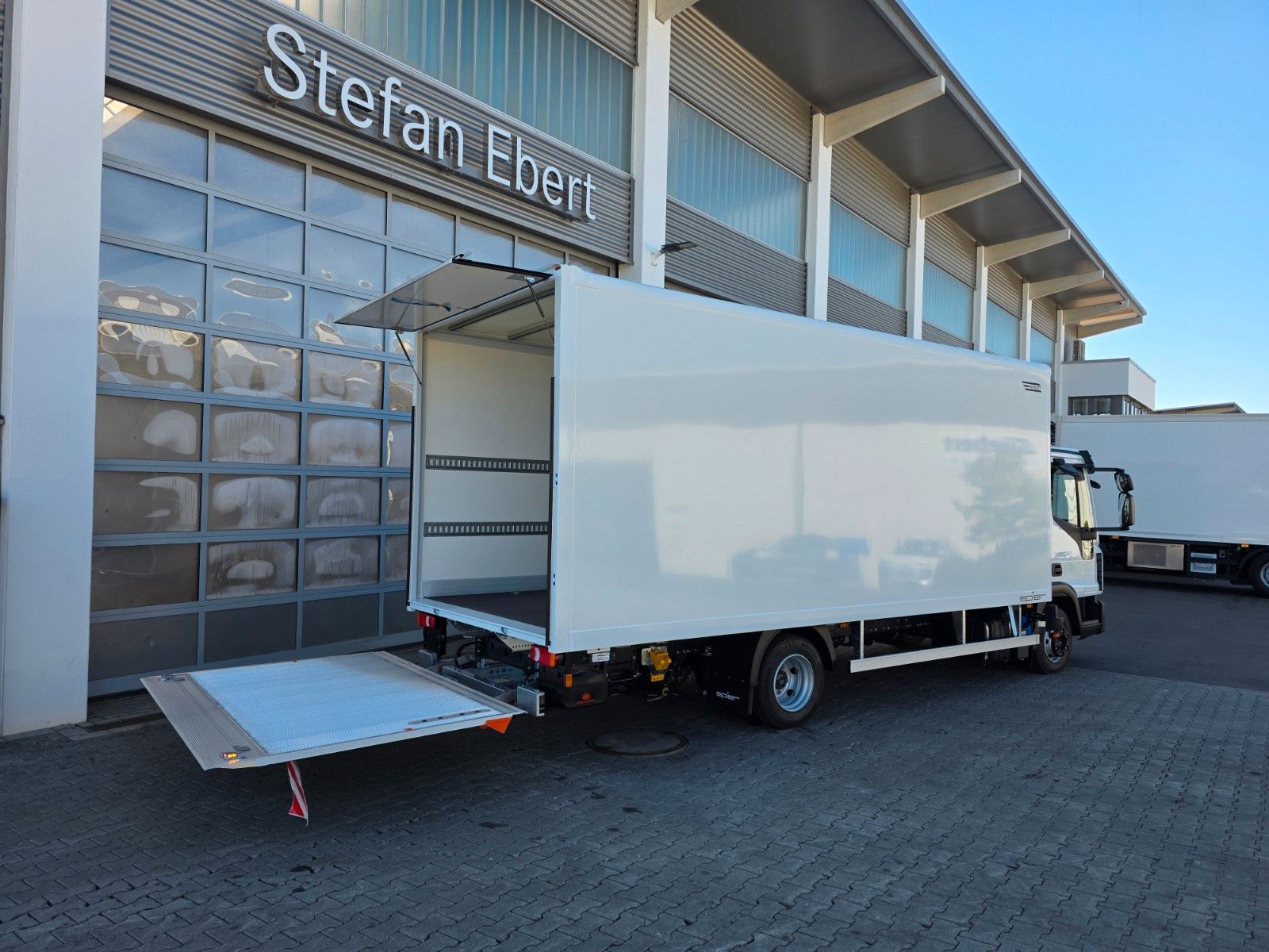 Fahrzeugabbildung Iveco Eurocargo ML75E19/P LBW Spoiler Klima 3 Sitze