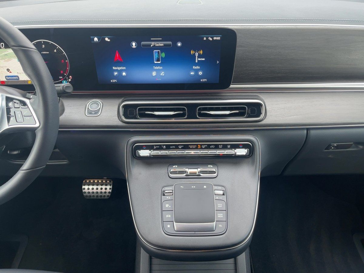 Fahrzeugabbildung Mercedes-Benz V 300 d lang Multibeam/360°/Distr./Burm./19''