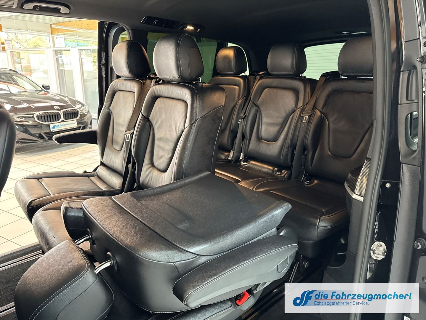Fahrzeugabbildung Mercedes-Benz V 250 d AVANTGARDE extralang XXL Leder LED Blend