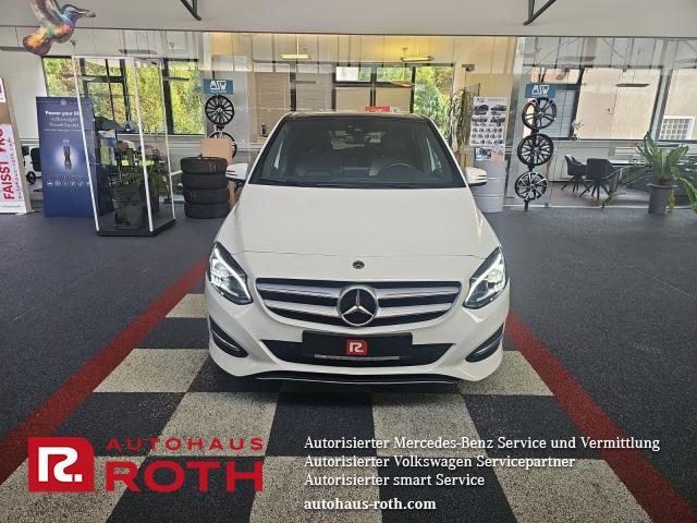 Mercedes-Benz B 200 Urban Style Edition Navi LED AHKPano.-Dach