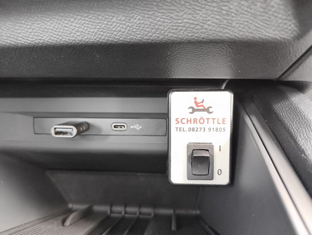 Fahrzeugabbildung SEAT Leon FR 2.0 TDI + mit Fahrschul Kit
