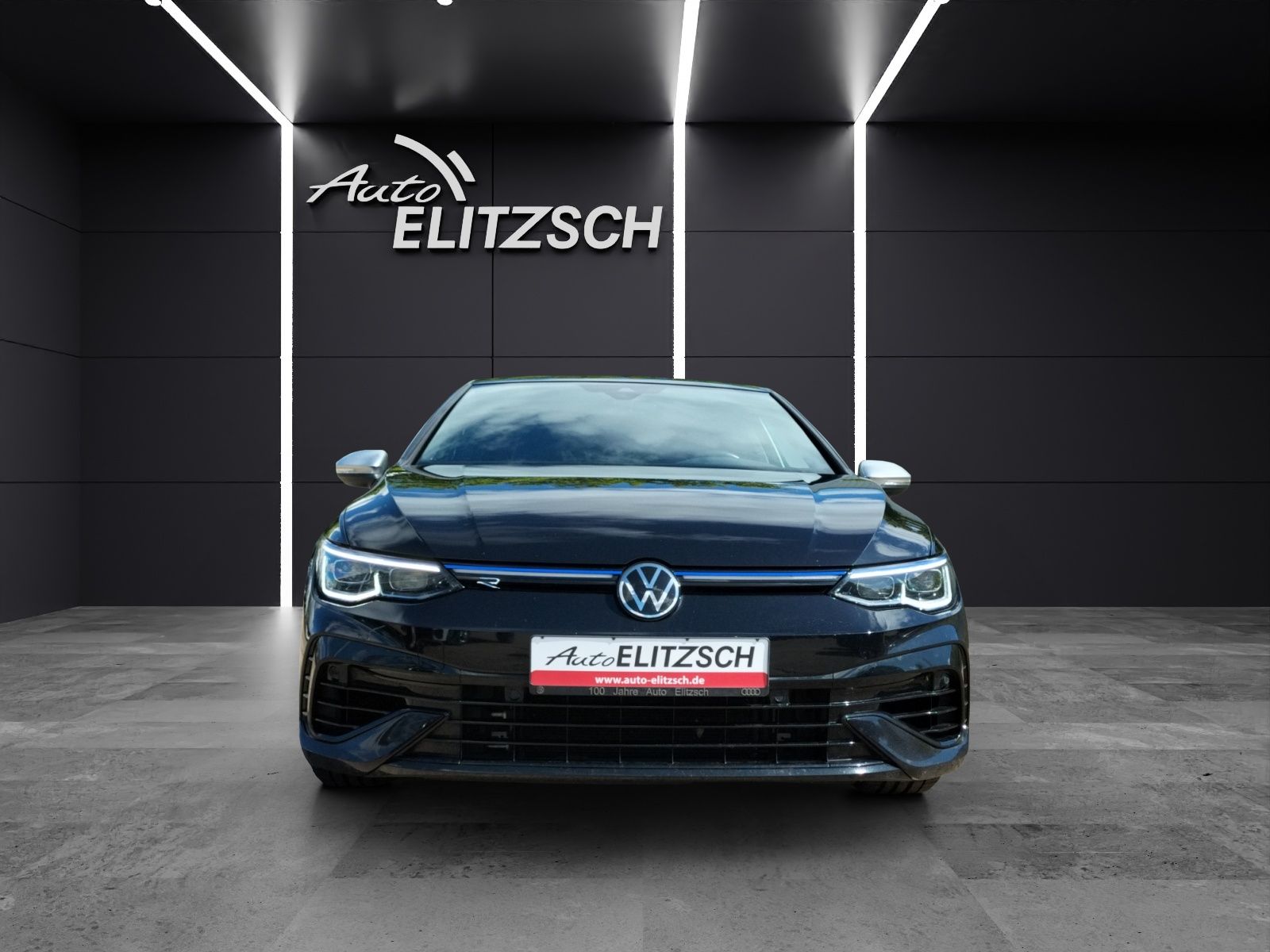 Fahrzeugabbildung Volkswagen Golf VIII R 4M  DSG Matrix Navi Harman AID ACC R