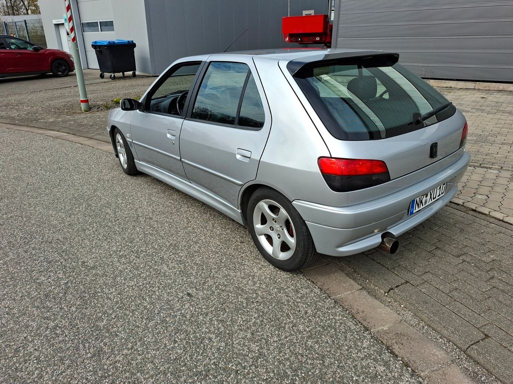 Peugeot 306