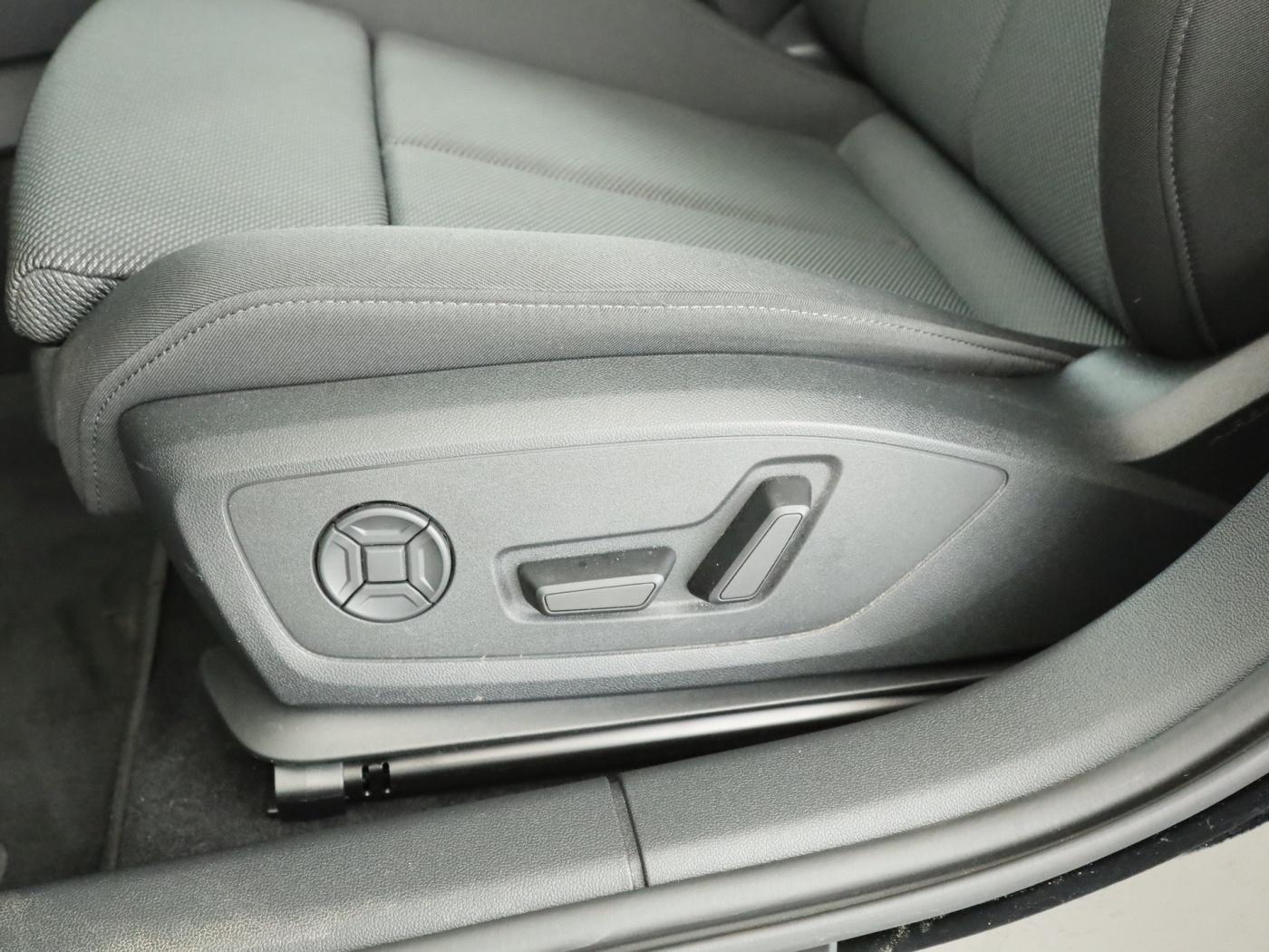 Audi A3 Lim 35 2.0 TDI AHK*LED*Keyless*Navi*Bluetooth, миниатюра 24