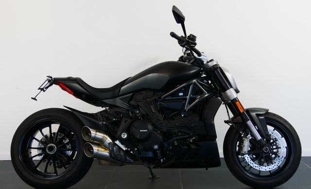 Ducati X Diavel Dark Stealth