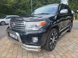Toyota Land Cruiser 200 ExecutiveLuxury Limited Edition - Toyota Land Cruiser aus 2012 mit Diesel-Antrieb